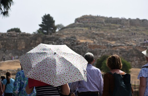 «Κοκτέιλ» αφρικανικής σκόνης και ζέστης: Ξεπέρασαν τα 30άρια πάνω από 100 περιοχές