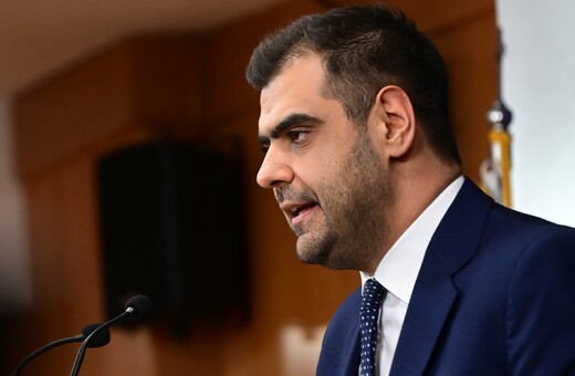 Μαρινάκης: 8,8 δισ. ευρώ η δέσμευση Κασσελάκη για επαναφορά 13ου και 14ου μισθού