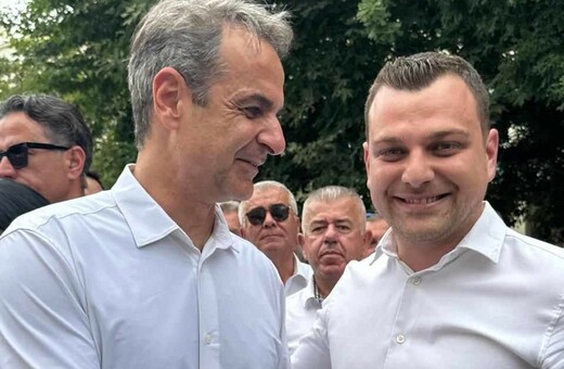 Κυριάκος Μητσοτάκης: Με τον γιο του Φρέντι Μπελέρη, Πέτρο, στην Άρτα ο πρωθυπουργός