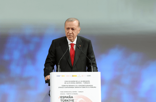 Νευρίασε ο Ερντογάν με δημοσιογράφο της El Pais: «Μην κουνάς το κεφάλι σου, κοίταξε με»