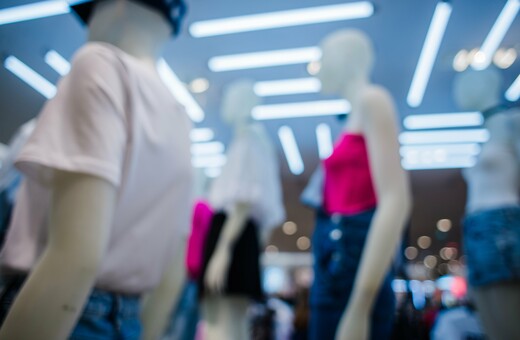 Στο «στόχαστρο» της ΑΑΔΕ ακόμη 4 καταστήματα της γνωστής fast fashion αλυσίδας ρούχων