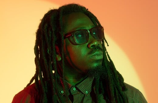 O MC Yinka κάνει μια βαθιά βουτιά στις μουσικές ρίζες του