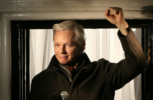 Τζούλιαν Ασάνζ: Ποιος είναι ο ιδρυτής του Wikileaks - Οι λεπτομέρειες της συμφωνίας για την ενοχή του