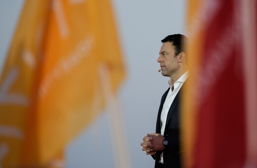 Η νέα διαμάχη για τα οικονομικά του ΣΥΡΙΖΑ και οι σκιές από το παρελθόν