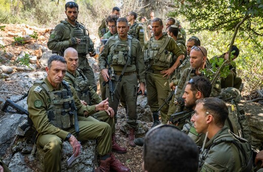 Πόλεμος στον Λίβανο: Το Ισραήλ ετοιμάζει χερσαία επιχείρηση, λέει ο αρχηγός του στρατού