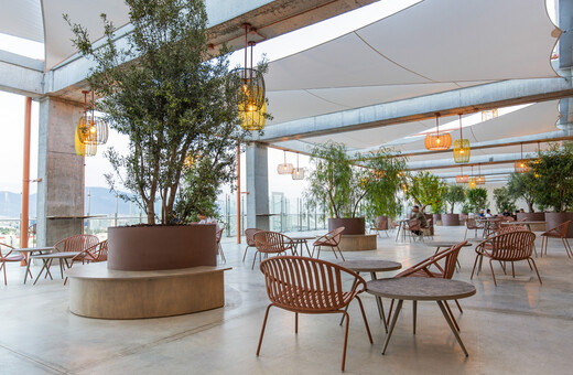 Urban Roof Garden: Στο ολοκαίνουργιο spot του The Mall Athens πίνεις καφέ και ροφήματα με θέα την Αθήνα