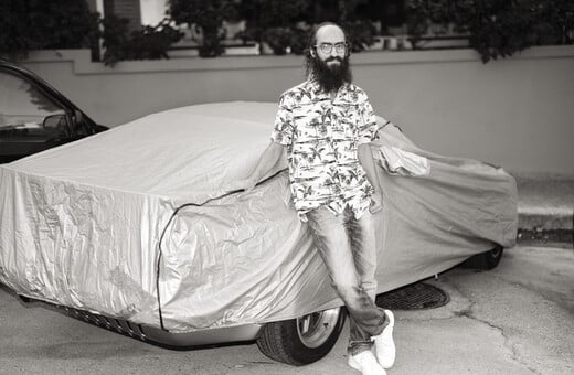 Ο Γιώργος Φουρτούνης γύρισε μια μικρού μήκους για την τραπ με ευαισθησία και χιούμορ, και βραβεύτηκε γι' αυτό