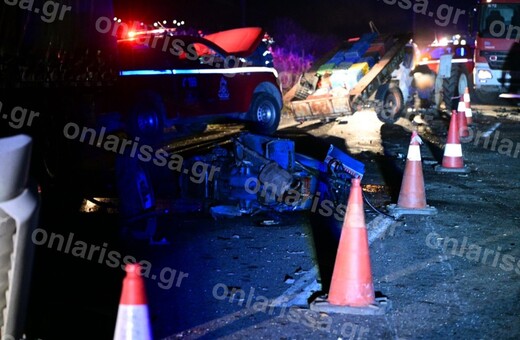 Τροχαίο στη Λάρισα: Δύο νεκροί - Συγκρούστηκαν νταλίκα, τρακτέρ και δύο αυτοκίνητα