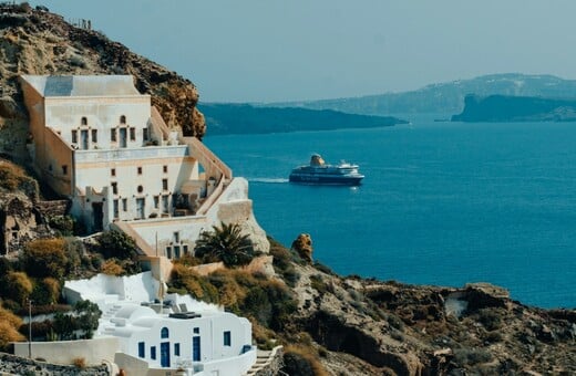 Κυκλάδες: Τα νησιά με τον μεγαλύτερο τζίρο σε καταλύματα και εστίαση, φέτος το καλοκαίρι