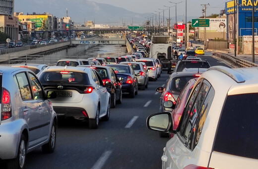 Κίνηση στον Κηφισό: Έπεσαν λάδια στο οδόστρωμα 