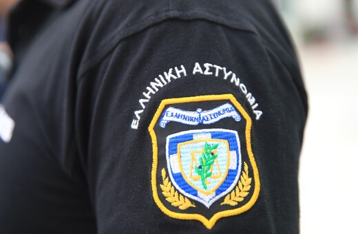 Αστυνομικός Βουλής: Τηλεφώνησε εχθές στη σύζυγό του με απόκρυψη