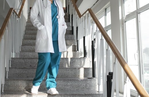 Μαρτυρία γιατρού στη LiFO: Γιατί ζήτησα διαγραφή μετά από έξι χρόνια αναμονής στη λίστα ειδικότητας