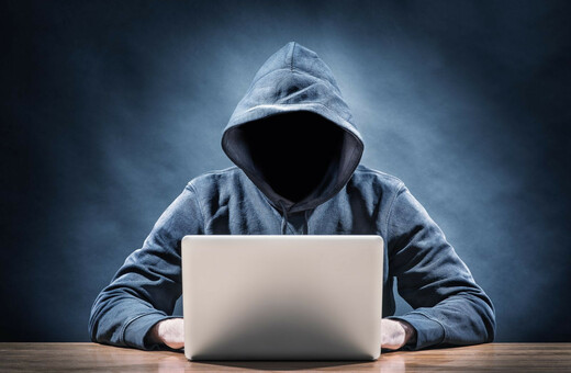 Cyber bullying: Tι κρύβεται πίσω απ' όλο αυτό το διαδικτυακό μίσος