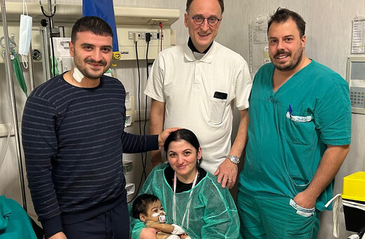 Πατέρας δώρισε το ήπαρ του στην 11 μηνών κόρη του - Επιτυχής η μεταμόσχευση