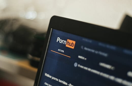 Είναι η ανώνυμη πρόσβαση σε πορνογραφικές ιστοσελίδες δικαίωμα; Το Ανώτατο Δικαστήριο των ΗΠΑ αποφασίζει