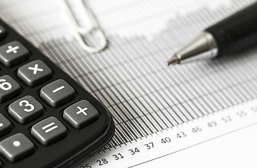 Ποιοι θα δουν μειώσεις φόρων το 2025