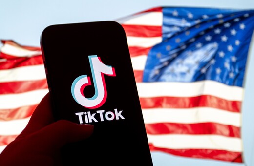 Το TikTok επαναλειτουργεί στις ΗΠΑ μετά τη δέσμευση Τραμπ «να σωθεί»