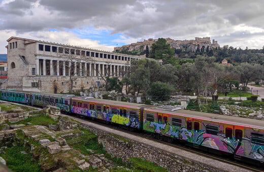 Γερασμένοι συρμοί στο μετρό, καινούργια λεωφορεία στους δρόμους