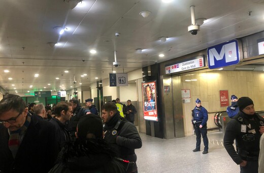 Βρυξέλλες: Ένοπλους στο μετρό αναζητά η βελγική αστυνομία 