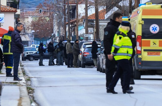Διπλή δολοφονία στη Λάρισα: «Πυροβόλησε στον αέρα με καλάσνικοφ και μετά αυτοκτόνησε»