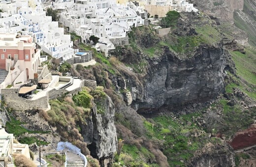 Παπαζάχος για Σαντορίνη: Οι σεισμοί θα συνεχιστούν για εβδομάδες ή και μήνες