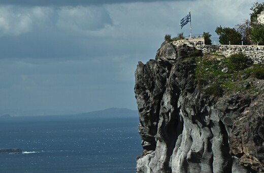 Σε «σχετική ύφεση» οι σεισμοί μεταξύ Σαντορίνης και Αμοργού: Τι πρέπει να συνεχίσουν να προσέχουν οι πολίτες