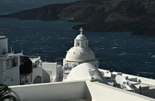Σεισμοί σε Σαντορίνη: «Οι ακολουθίες αυτές έχουν την τάση να ξαναεμφανίζονται» εξηγεί ο Παπαζάχος