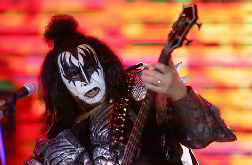 Ο frontman των Kiss δίνει την ευκαιρία σε φαν του να γίνουν προσωπικοί του βοηθοί για μια ημέρα