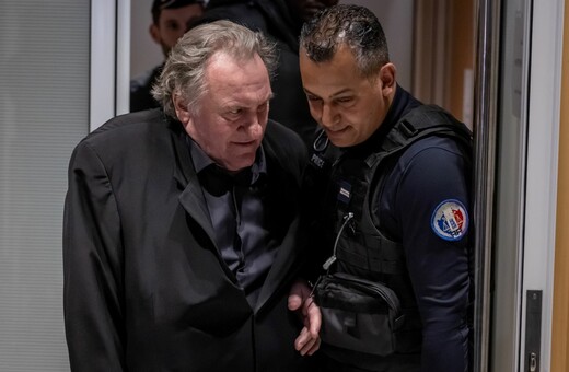 Ζεράρ Ντεπαρντιέ: «Δεν θεωρώ ότι είναι σεξουαλική επίθεση το να πιάσει κανείς τα οπίσθια κάποιου» είπε στο δικαστήριο