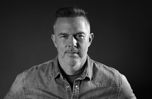 Χρήστος Λούλης: «Μεγαλώνοντας με νοιάζει περισσότερο να μου λένε ότι είμαι ωραίος παρά κάλος ηθοποιός»