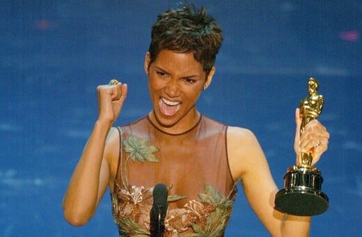 «Τα Όσκαρ δεν φτιάχτηκαν για εμάς»: Η Χάλι Μπέρι λέει στις μαύρες ηθοποιούς να σταματήσουν να «ποθούν» τα χρυσά αγαλματίδια