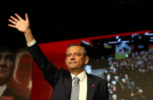 Τουρκία: Ο Οζέλ επανεξελέγη πρόεδρος του CHP - Ζητά πρόωρες εκλογές από τον Ερντογάν
