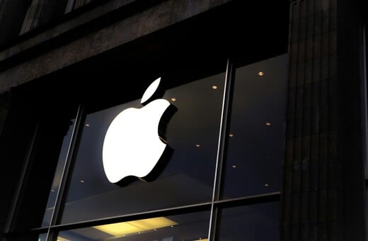 Η Apple μεταφέρει 600 τόνους iPhones από την Ινδία «για να καταπολεμήσουν» τους δασμούς
