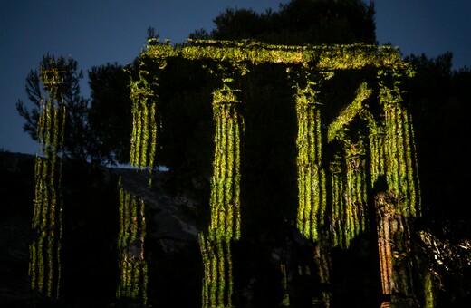 Όταν η Πυθία συνάντησε την τεχνητή νοημοσύνη/ Όταν η Πυθία ρωτά και η τεχνητή νοημοσύνη απαντά