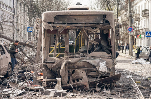 Πόλεμος στην Ουκρανία: 13χρονος ήρωας γλιτώνει από φλεγόμενο λεωφορείο και βοηθά άλλους να σωθούν στο Σούμι