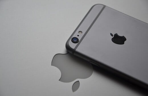 Με τη βοήθεια των δασμών του Τραμπ η Apple αποφεύγει τη μεγαλύτερη κρίση της μετά την πανδημία