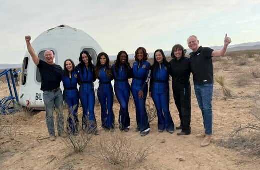 Εκτοξεύθηκε η γυναικεία αποστολή της Blue Origin με Κέιτι Πέρι και Λορίν Σάντσεθ