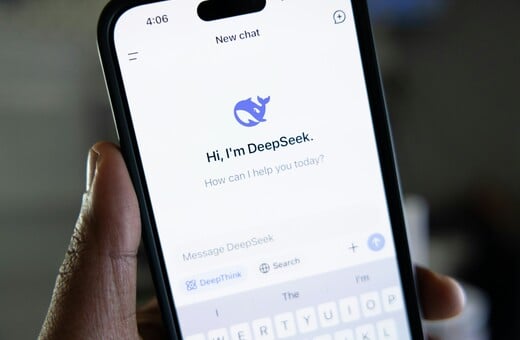 Οι ΗΠΑ παίρνουν μέτρα κατά της DeepSeek: Tο σενάριο Huawei επαναλαμβάνεται στην εποχή του AI