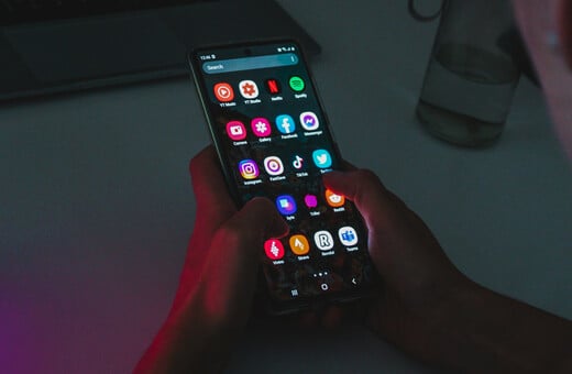 TikTok: Αυξημένη ανησυχία για την επικίνδυνη νέα τάση «SkinnyTok»