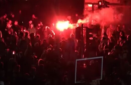 Σερβία: Μουσουλμάνοι φοιτητές περιφρουρούν τη δημόσια τηλεόραση ώστε οι Χριστιανοί συνάδελφοι τους να γιορτάσουν το Πάσχα