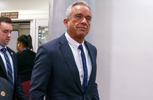 «Εξαιρετικός θεραπευτής»: Ο Ρόμπερτ Κένεντι επέναισε γιατρό που δεχόταν ασθενείς ενώ είχε ιλαρά