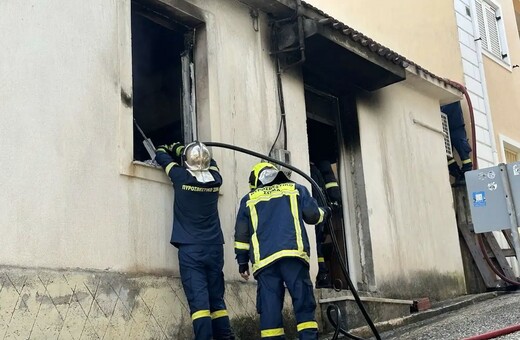 Φωτιά σε σπίτι στο Αργοστόλι: Διασωληνώθηκε 3χρονο παιδί