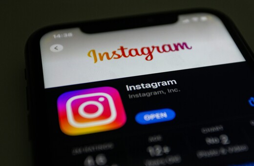 Instagram: Ξεκινούν έλεγχοι με AI στους χρήστες που ψεύδονται για την ηλικία τους