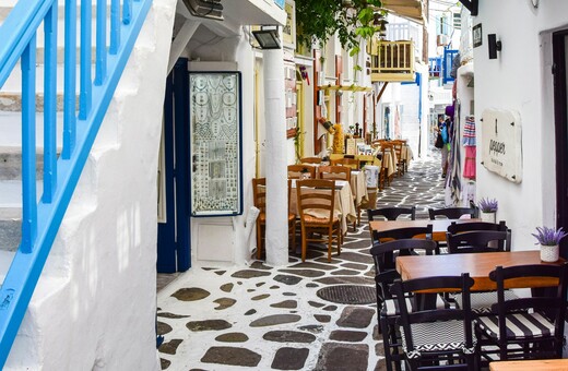 Telegraph: Οι καλοκαιρινοί προορισμοί που προτείνει «αντί για Μύκονο και Βενετία»