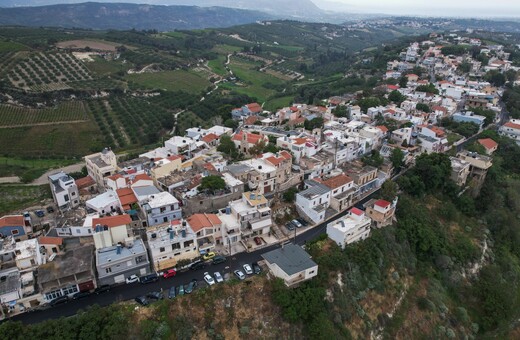 Καθηγητής στο Μετσόβιο για Βούτες Ηρακλείου: «Το νερό είναι η αιτία της καθίζησης»