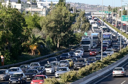 Κίνηση στους δρόμους: Προβλήματα σε Κατεχάκη, Κηφισίας και Κηφισό
