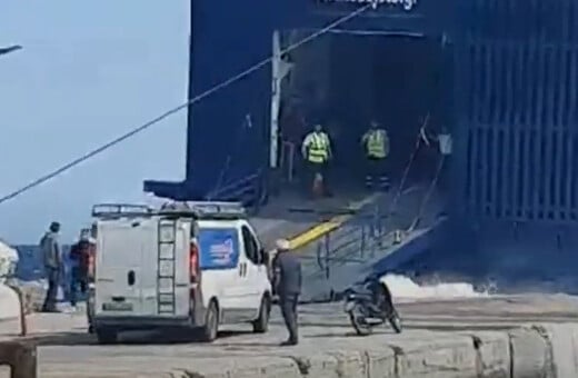 Αλόννησος: Αναστάτωση στο λιμάνι - Έσπασε ο κάβος πλοίου κατά τη διάρκεια επιβίβασης