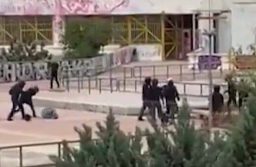 Πώς έγινε η επίθεση στην Πολυτεχνειούπολη: Ταυτοποιήθηκε ο κουκουλοφόρος που χτύπησε την υπάλληλο του κυλικείου