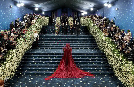 Met Gala 2025: Ο ελληνικός μύθος πίσω από το μπλε χαλί
