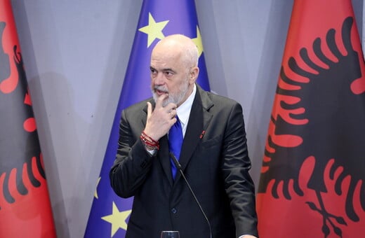 Ο εκλογικός «μαέστρος» του Τραμπ επιχειρεί την ανατροπή του Αλβανού πρωθυπουργού